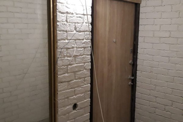 Исправили кривой дверной короб
